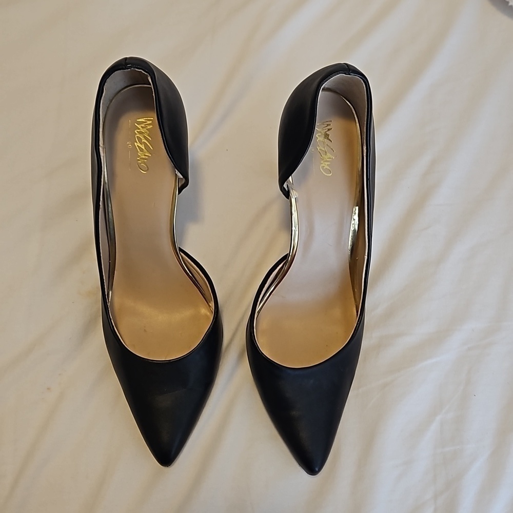Black Pointed Toe Heels Size 7.5